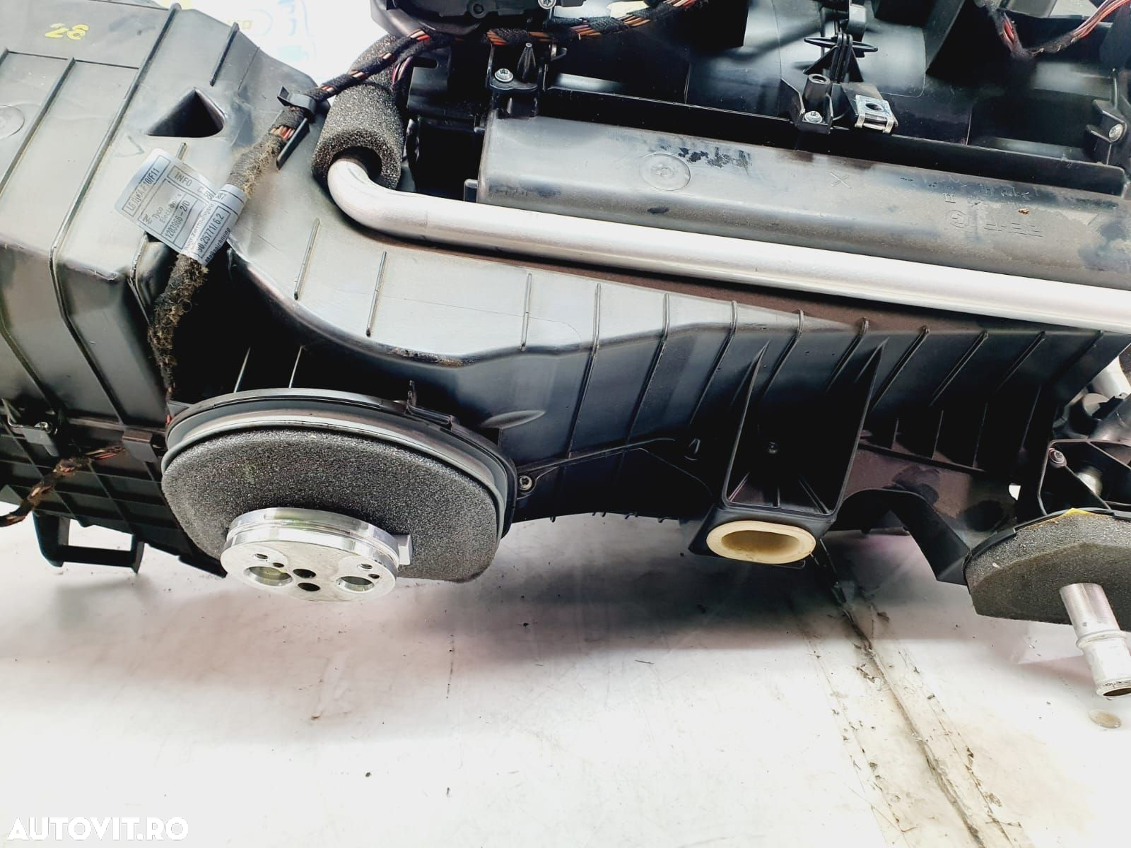 Carcasa aeroterma x5899005 923749305 BMW Seria 5 F11  [din 2009 pana  2013] - 13