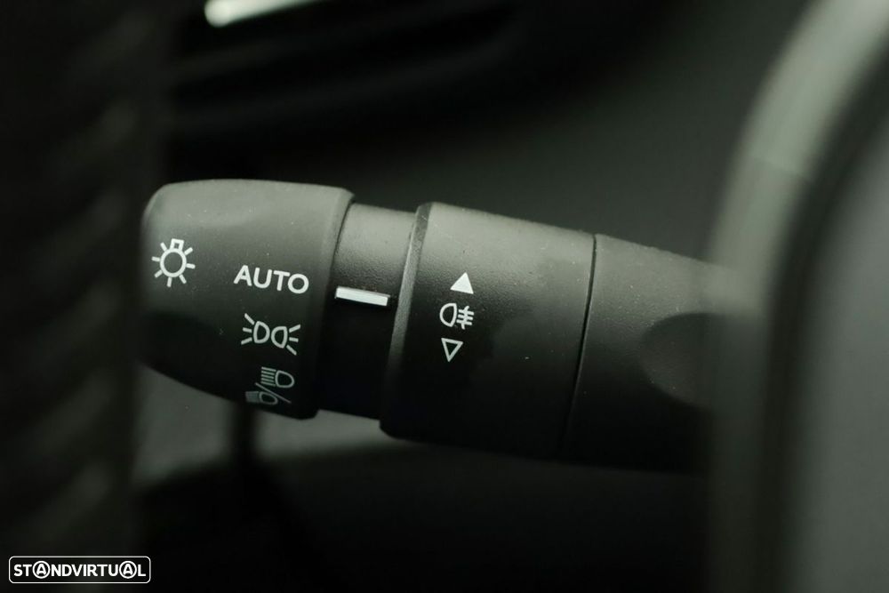 Peugeot 2008 1.2 PureTech Allure - 17