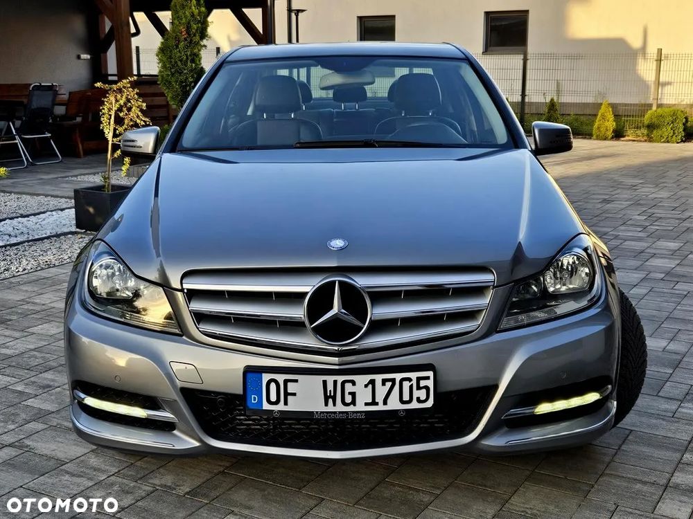 Mercedes-Benz Klasa C 180 BlueEFFICIENCY Avantgarde - 16