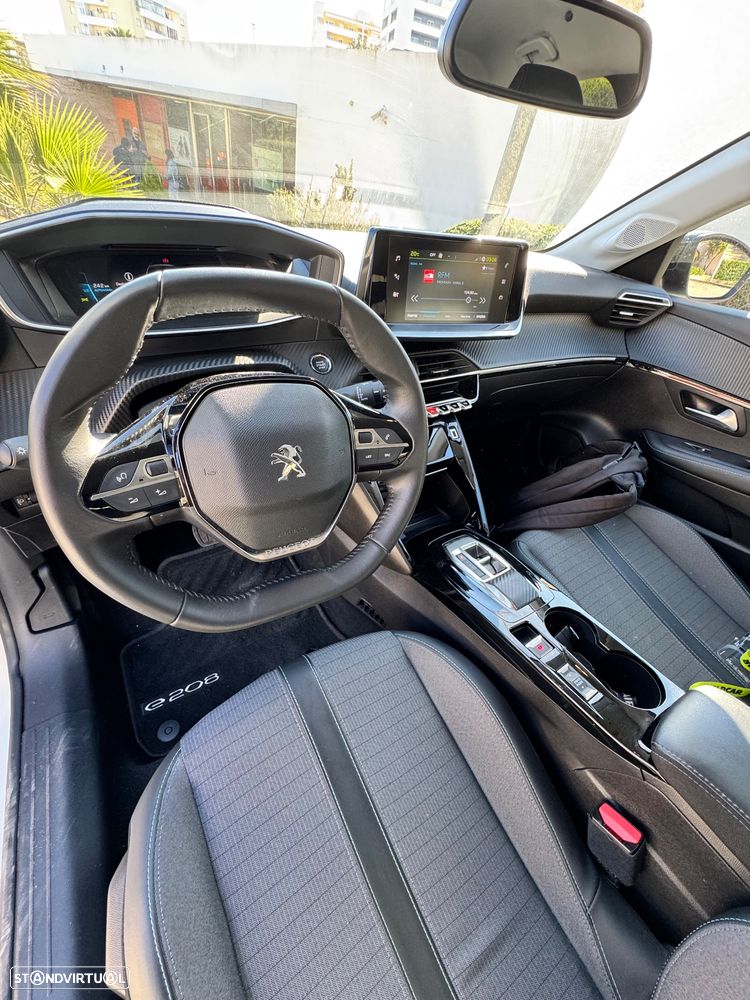 Peugeot 208 - 7