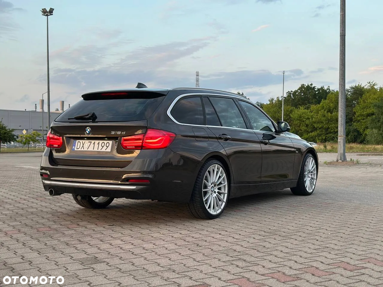 BMW Seria 3 318d Luxury Line - 2