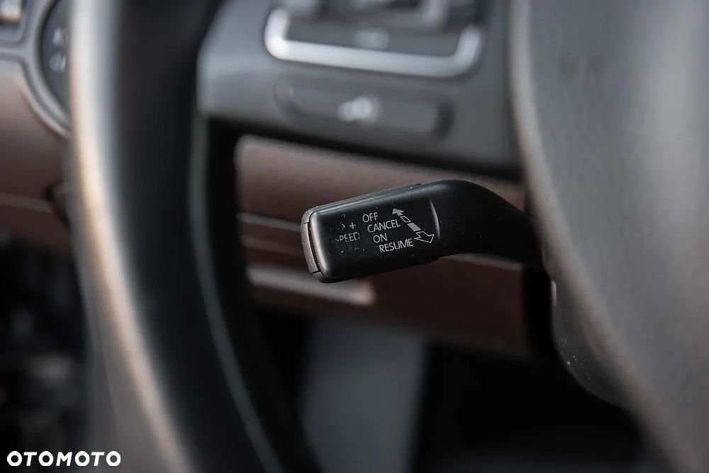 Volkswagen Passat - 20