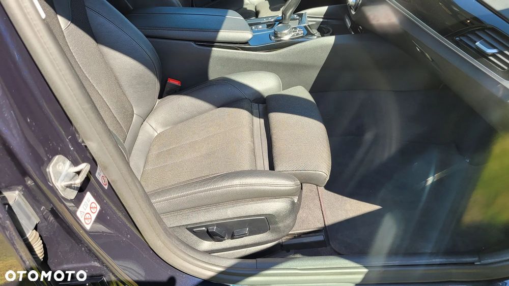 BMW Seria 5 520d xDrive Sport Line - 33