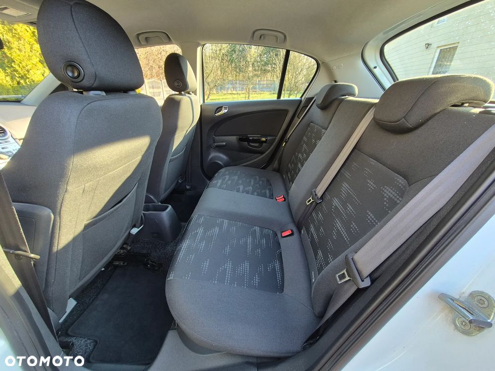 Opel Corsa 1.2 16V Edition / Active - 33