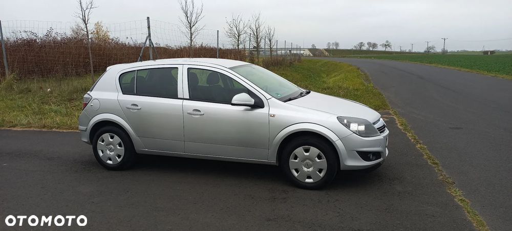 Opel Astra 1.6 Exklusiv - 2