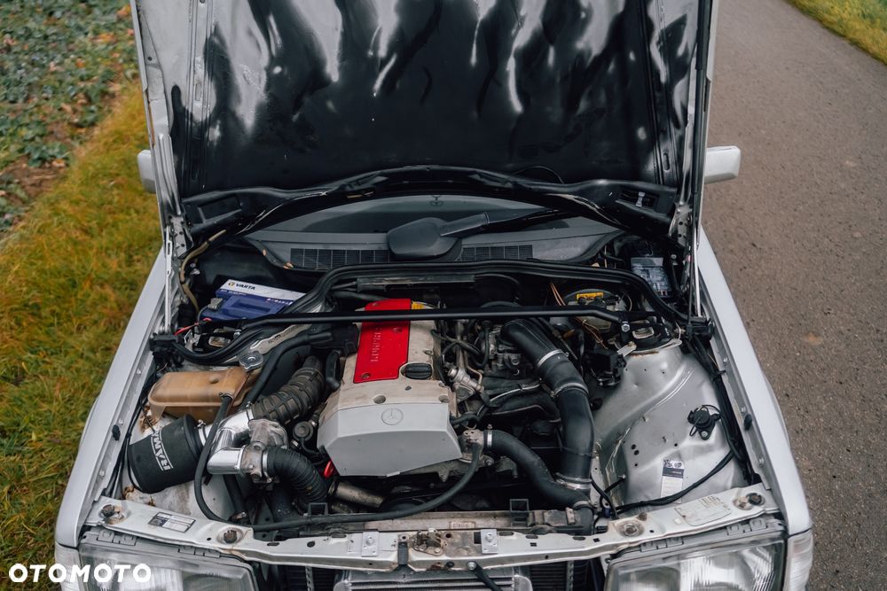 Mercedes-Benz W201 (190) - 4