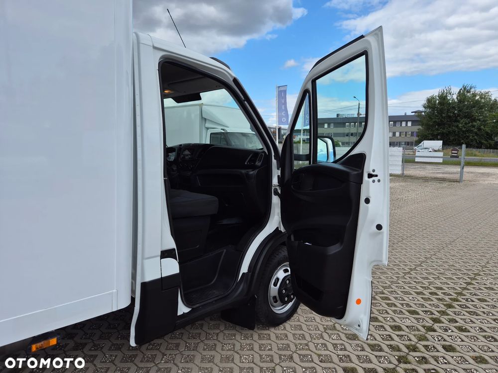 Iveco Daily 35C16, kontener 8PAL 4.38m x 2.12m x 2.13m, winda, klimatyzacja, bliźniaki, HAK 3.5T - 16