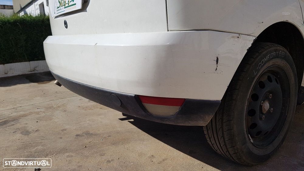 PARA-CHOQUES TRASEIRO FORD FOCUS 2001 - 1