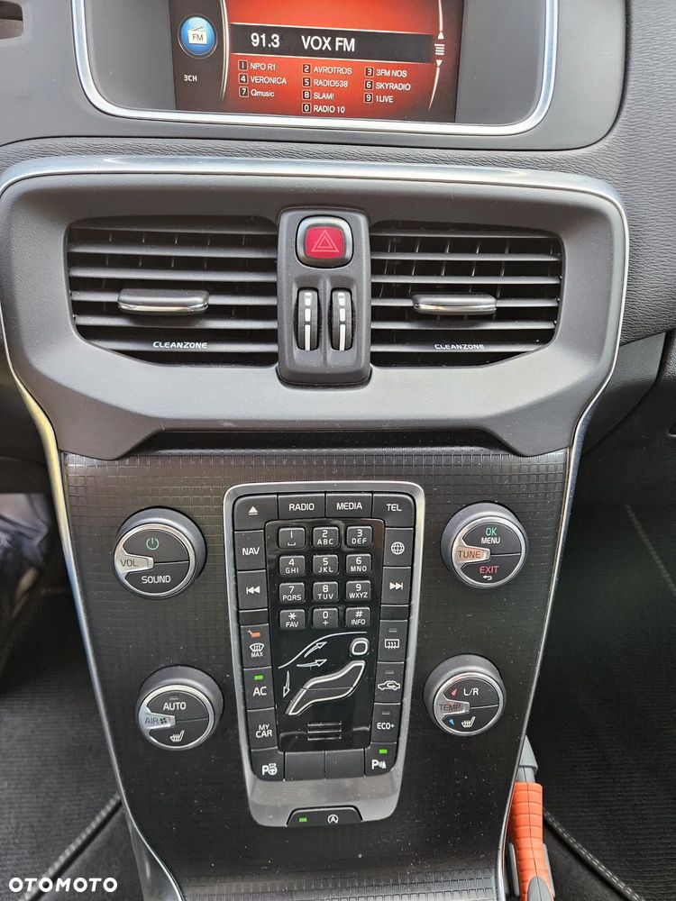 Volvo V40 T3 Drive-E R-Design Momentum - 24