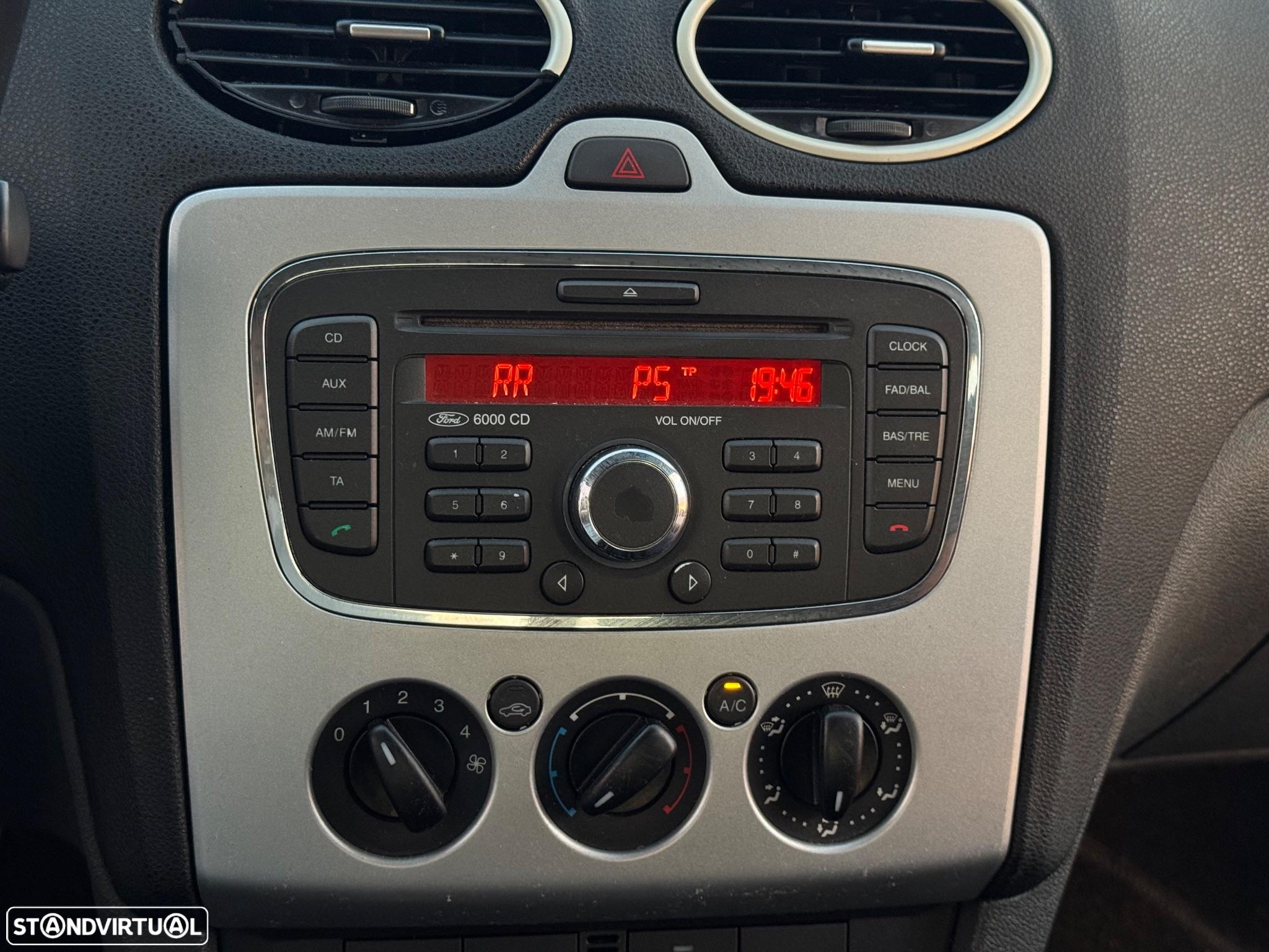 Ford Focus 1.4 16V Connection - 14