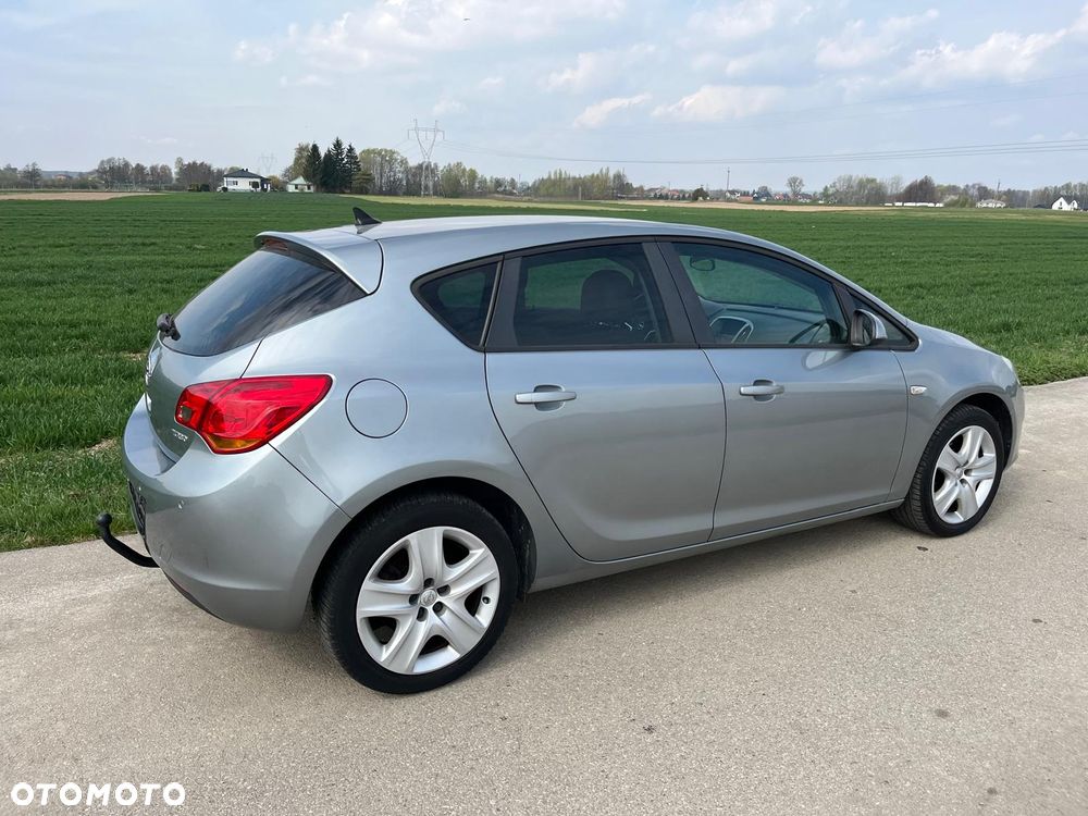 Opel Astra 1.4 T Cosmo - 9