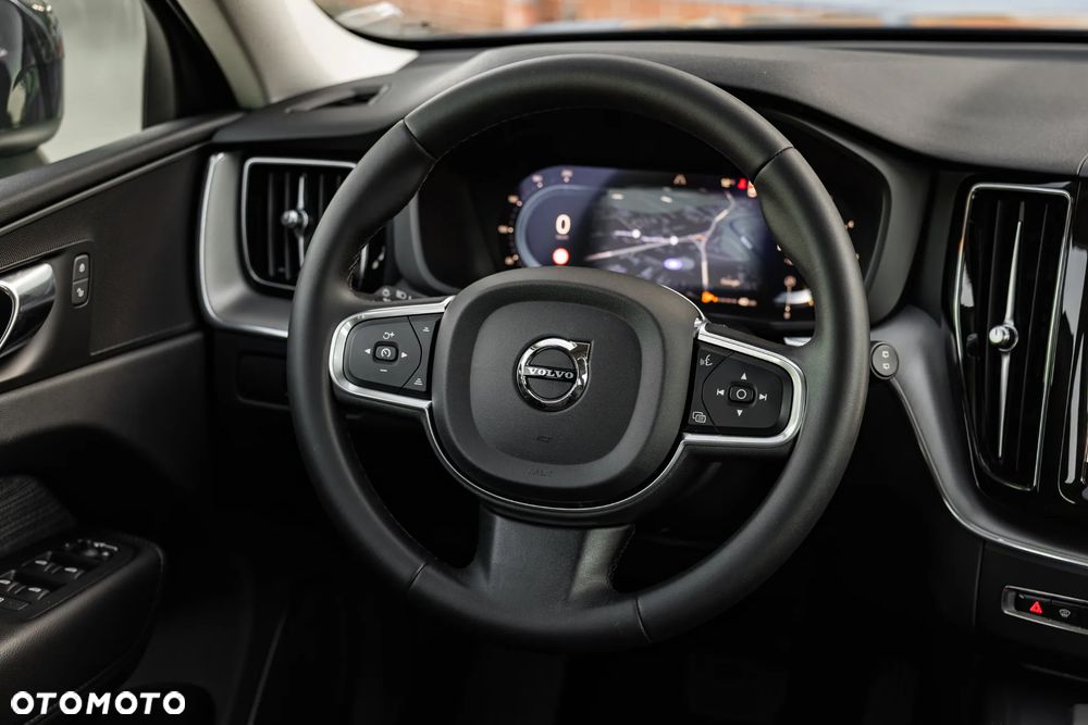 Volvo XC 60 B4 D AWD Core - 33
