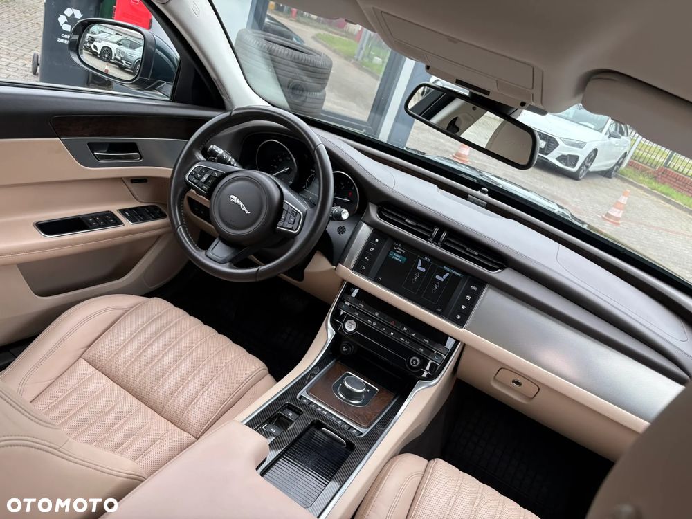 Jaguar XF 2.0 i4D Portfolio - 25