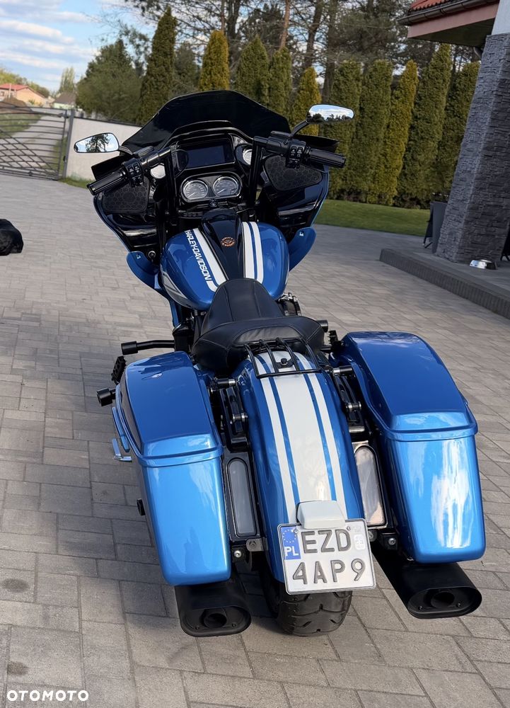 Harley-Davidson Touring Road Glide - 2