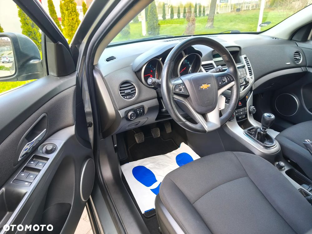 Chevrolet Cruze 1.6 LT+ - 16