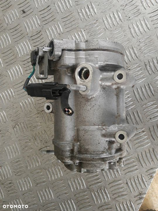 Mondeo MK5 14-22 2.0 Hybrid Kompresor klimatyzacji - 4