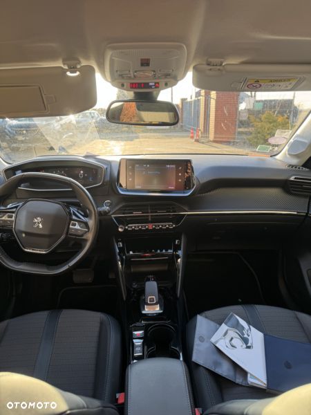 Peugeot 208 PureTech 100 EAT8 Allure - 14