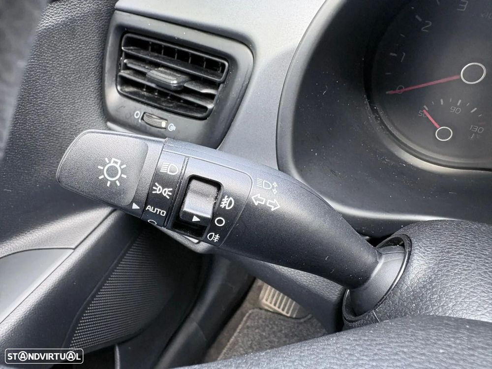 Kia Rio 1.2 CVVT Urban - 38