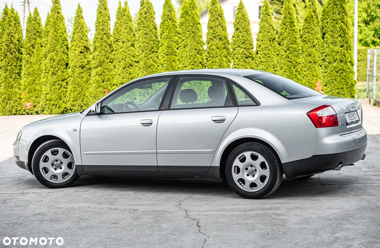 Audi A4 2.4 - 10