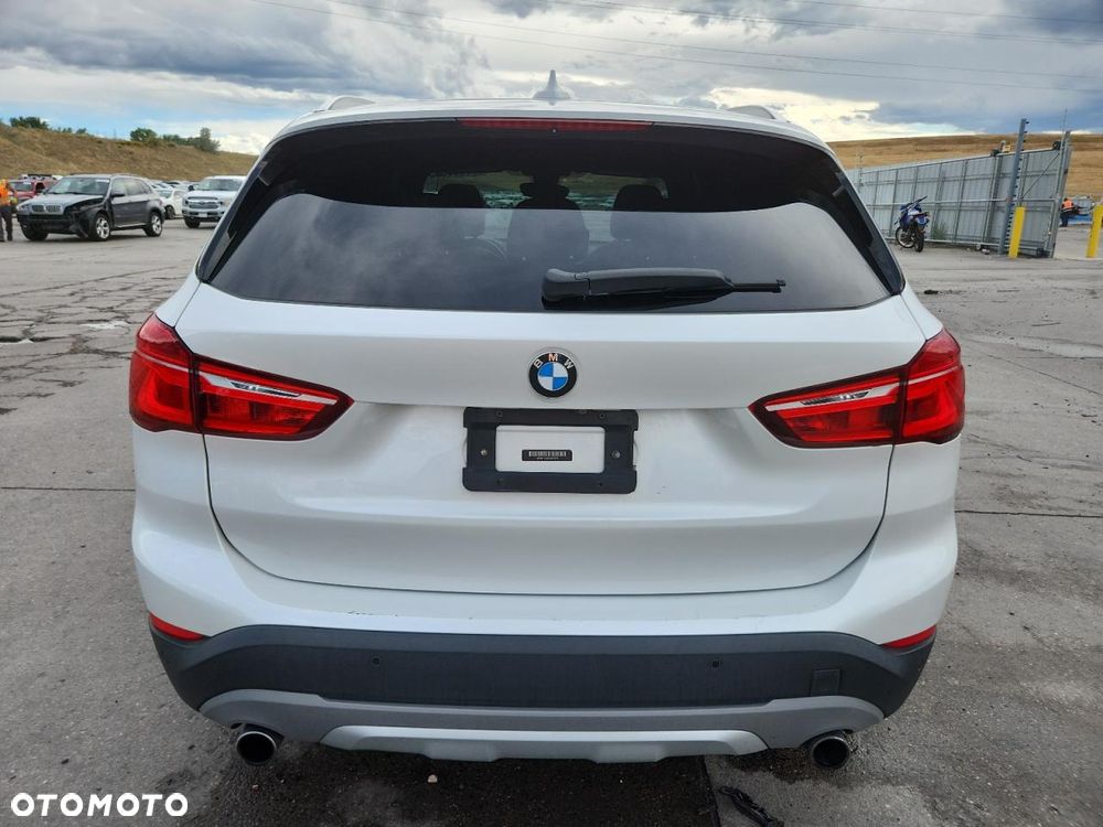 BMW X1 xDrive25i Sport Line - 6
