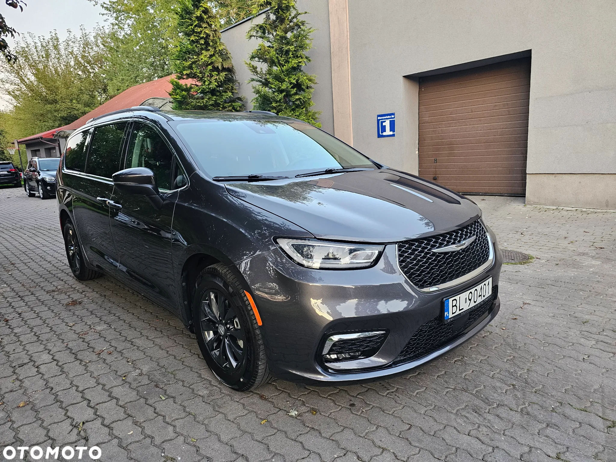 Chrysler Pacifica - 3