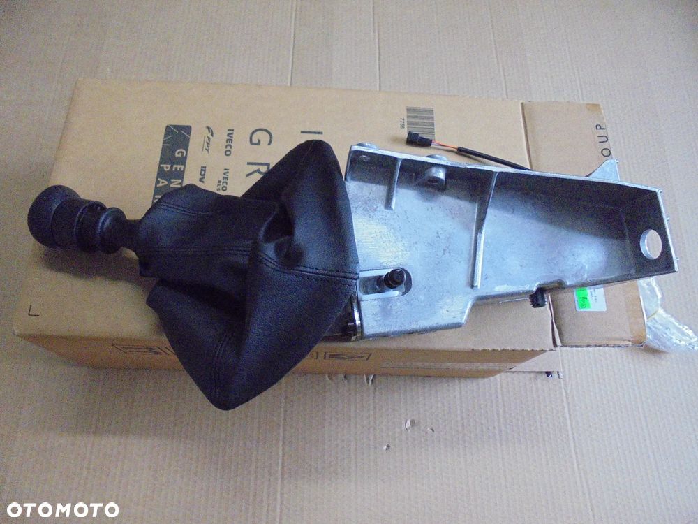 LEWAREK ZMIANY BIEGÓW IVECO EUROCARGO 2003- 504302686 - 2