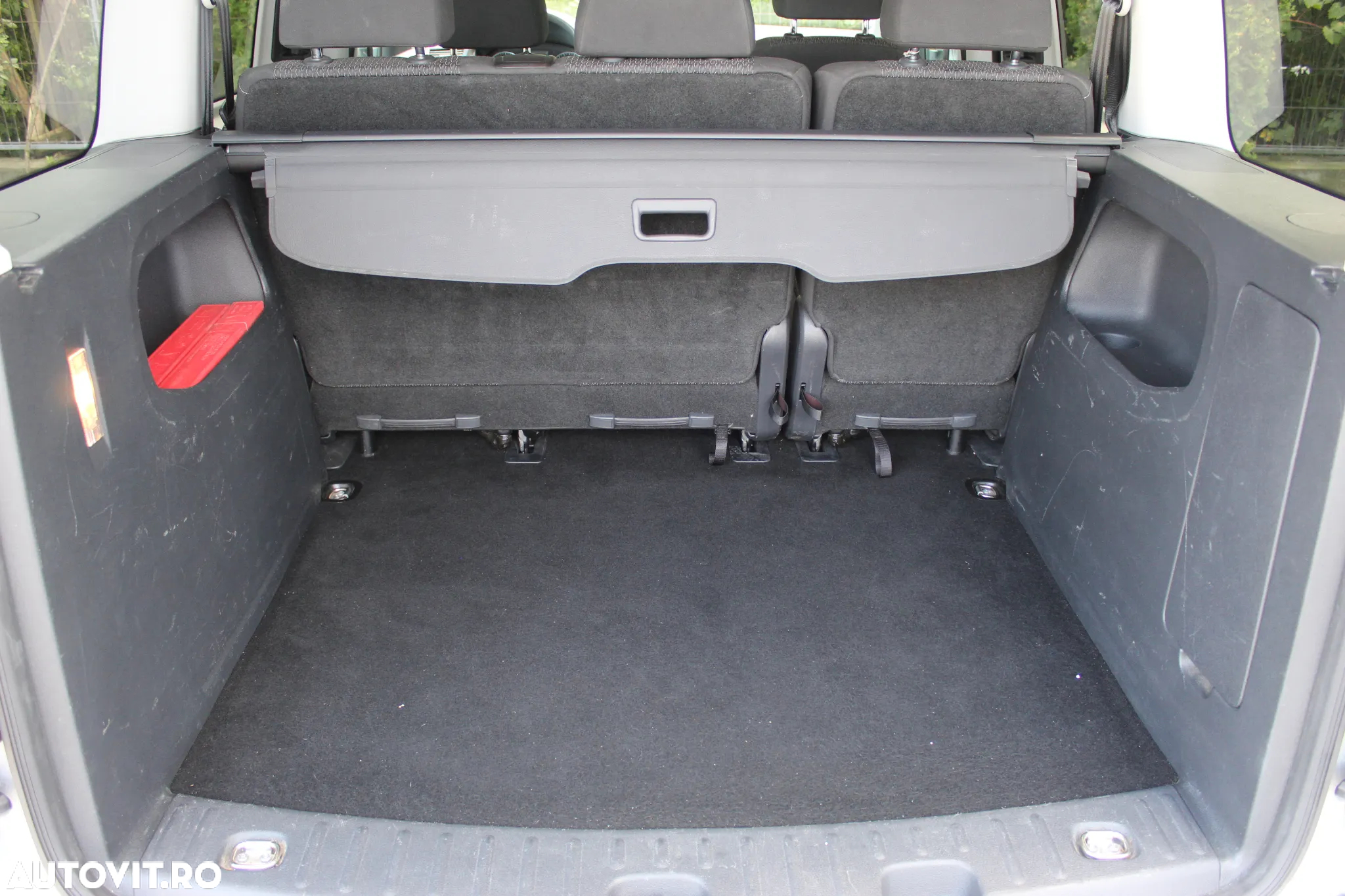 Volkswagen Caddy Combi - 15