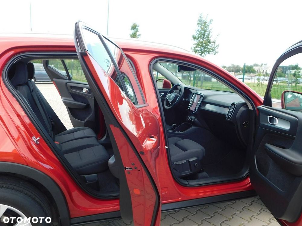 Volvo XC 40 T3 Geartronic Momentum Pro - 10