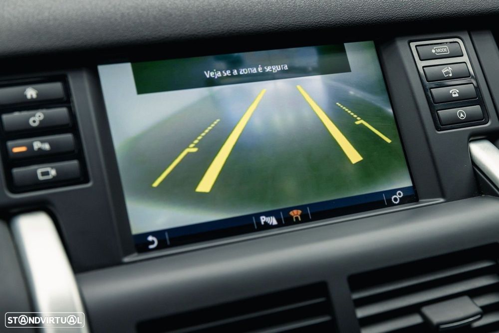 Land Rover Discovery Sport 2.0 TD4 SE Auto - 29