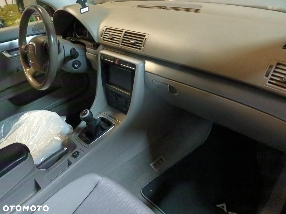 Audi A4 Limousine - 15