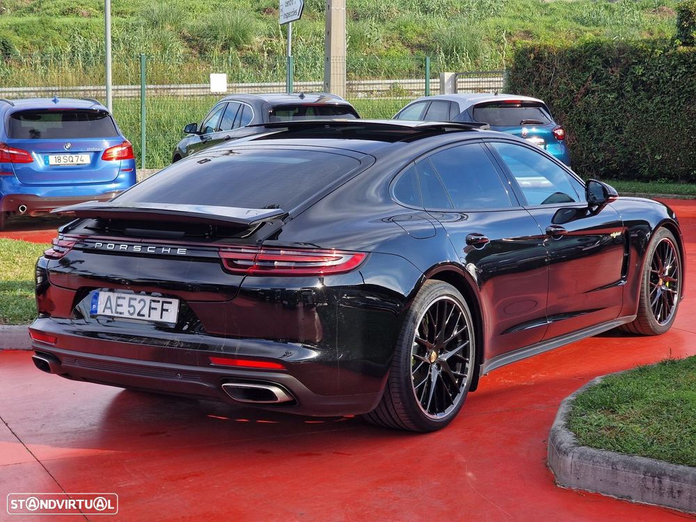 Porsche Panamera 4 E-Hybrid - 4