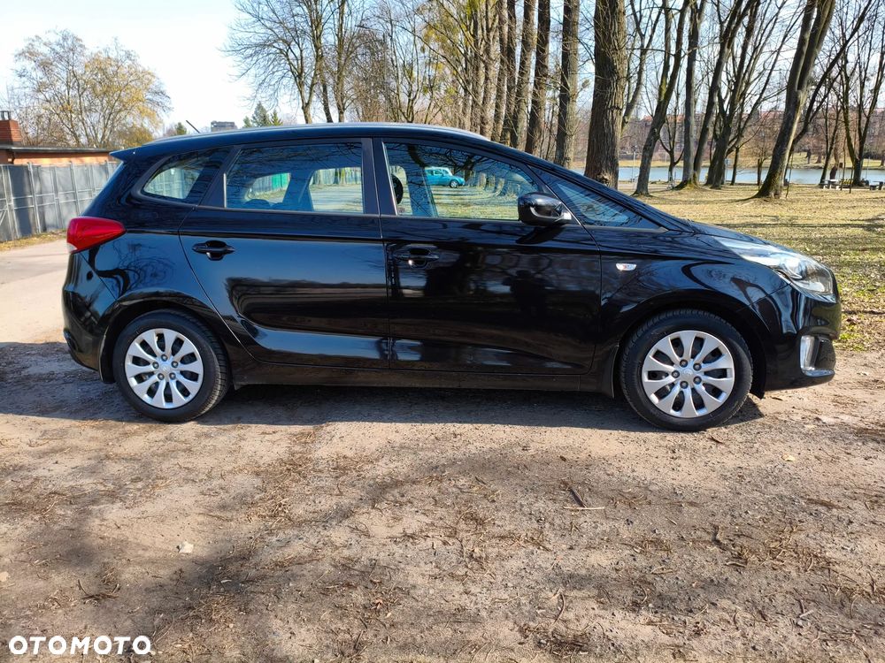 Kia Carens 1.6 GDI L - 12