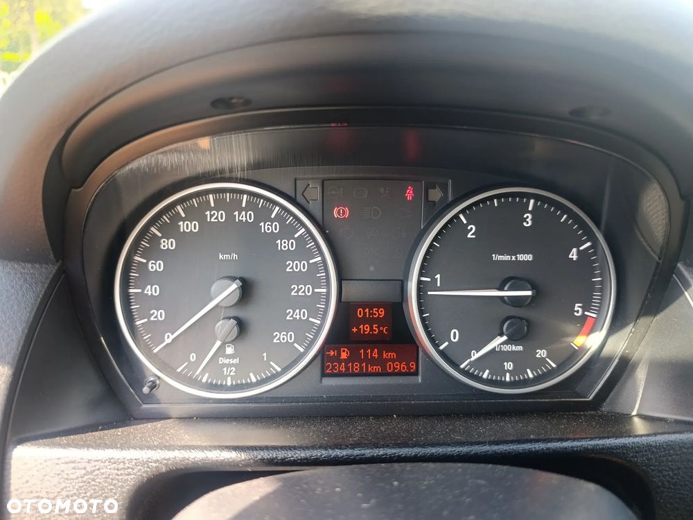 BMW X1 sDrive18d xLine - 25