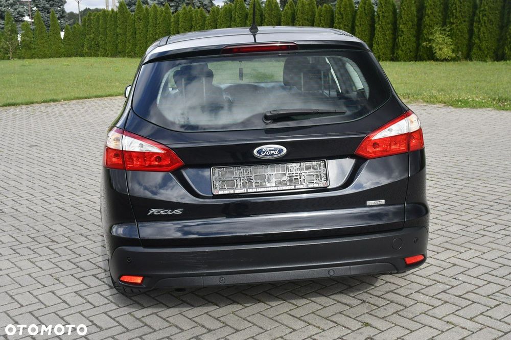 Ford Focus SW - 12