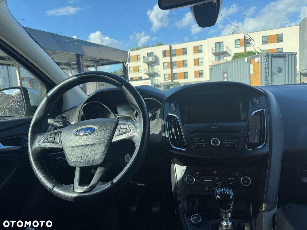 Ford Focus 1.5 TDCi SYNC Edition - 5