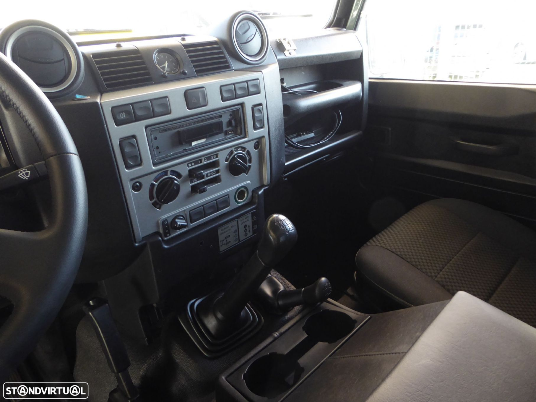 Land Rover Defender 110 TD4 - 9