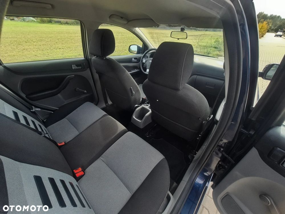 Ford Focus 1.8 Titanium - 32