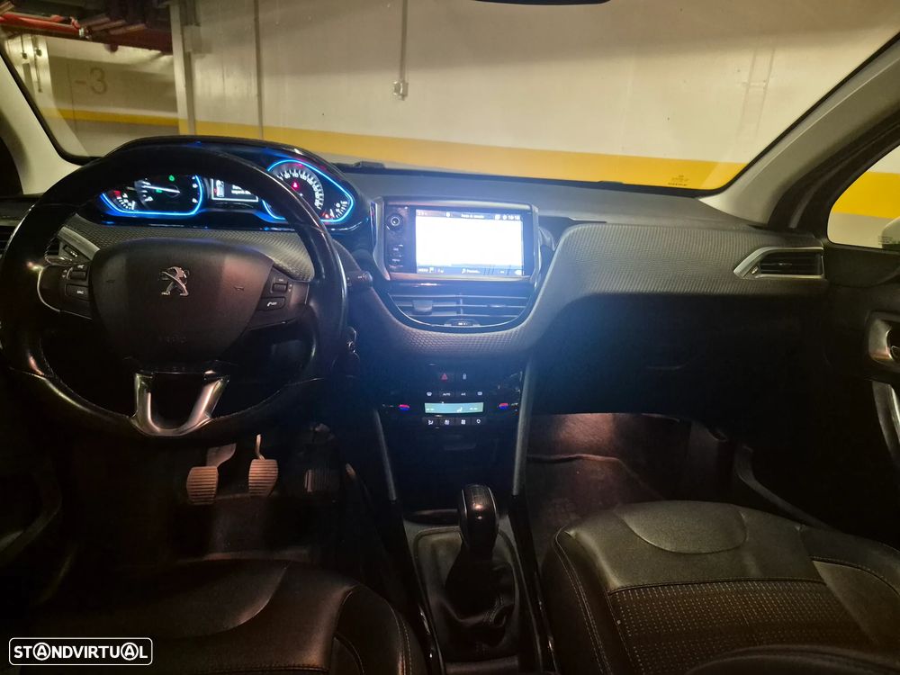 Peugeot 2008 1.6 BlueHDi Allure - 25