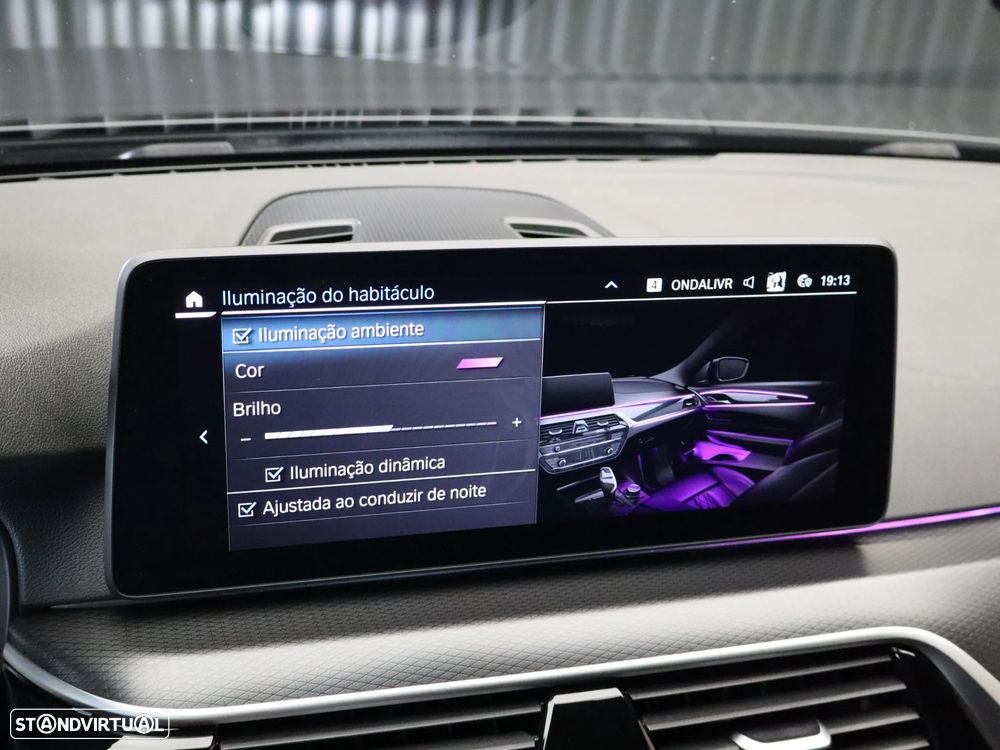 BMW 530 e Pack Desportivo M - 27