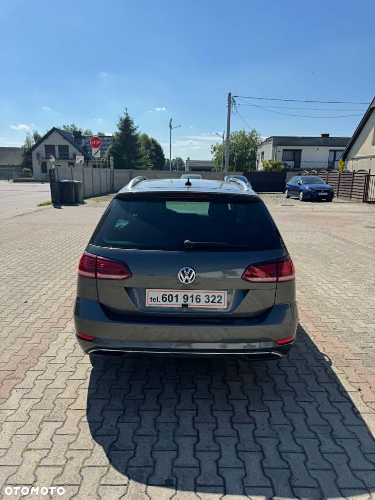 Volkswagen Golf - 6