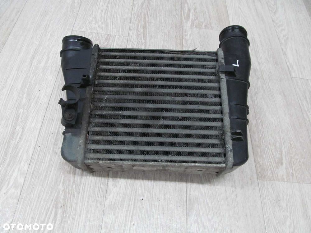 AUDI A4 B7 TFSI CHLODNICA INTERCOOLER 8E0145805AA LEWY 04-07 - 3