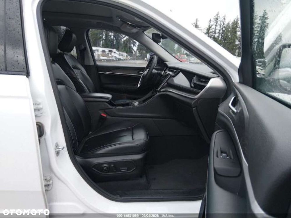 Jeep Grand Cherokee - 10