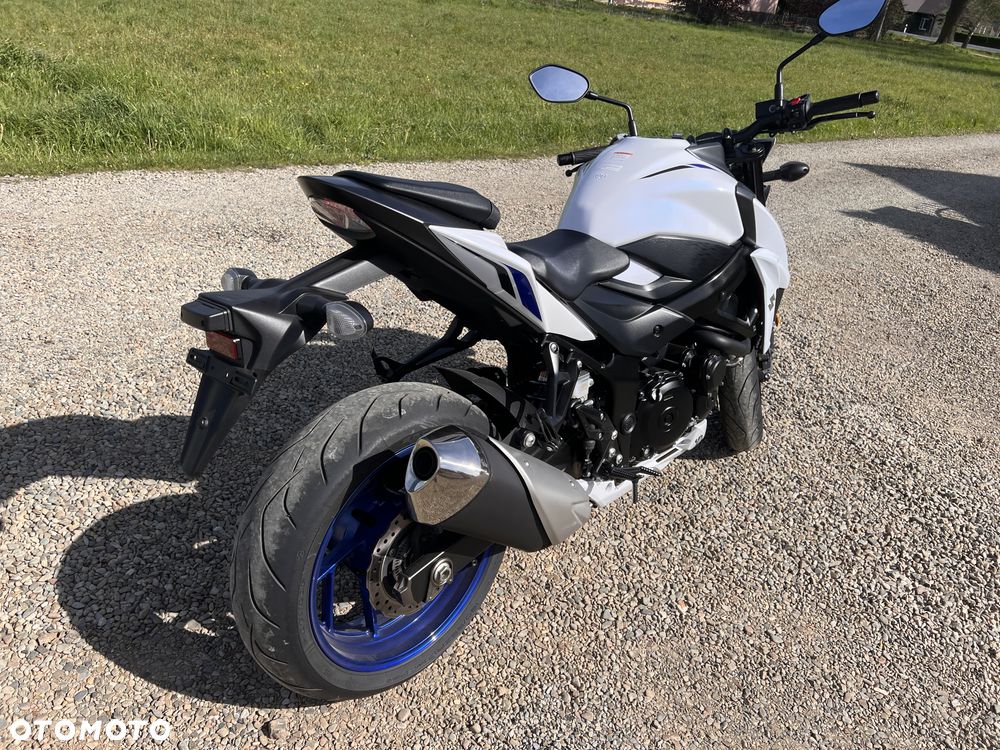 Suzuki GSX - 3