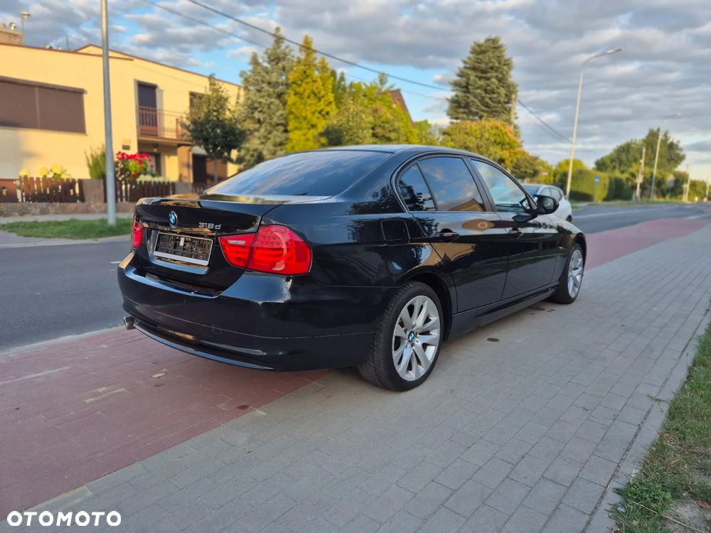 BMW Seria 3 318d - 4