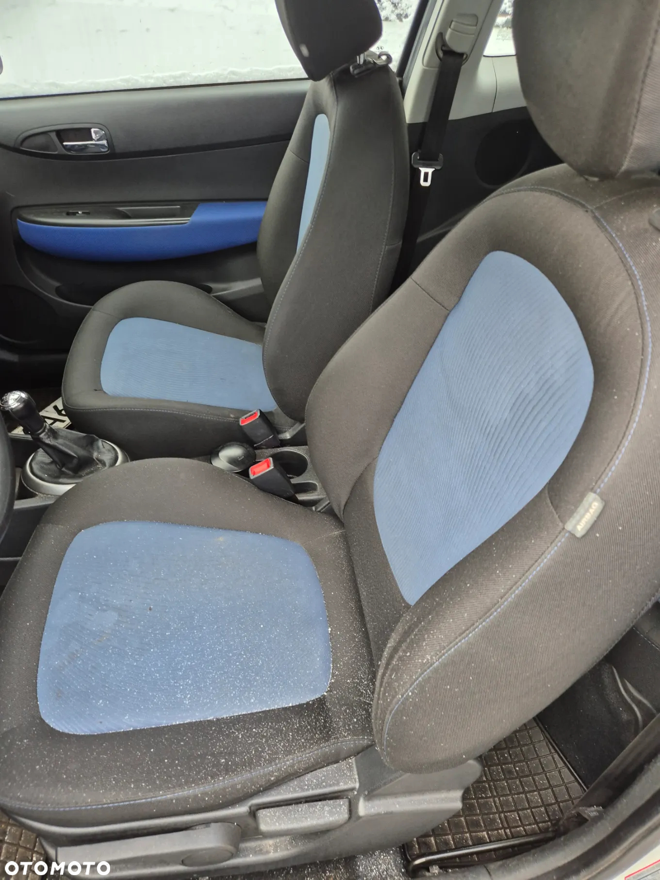 HYUNDAI I20 fotel fotele kanapa deska kokpit podsufitka boczek boczki klamka podłokietnik licznik prędkościomierz panel - 3