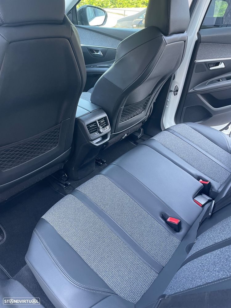 Peugeot 3008 PureTech 130 Stop & Start GPF EAT8 Allure - 32