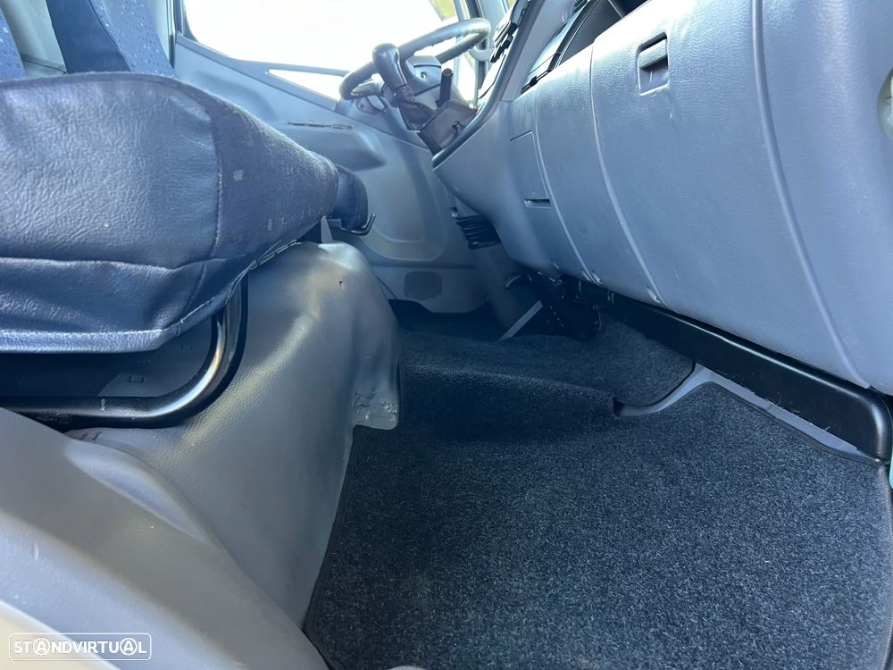 Mitsubishi Fuso Canter 3C13 AC 5,50m caixa - 13