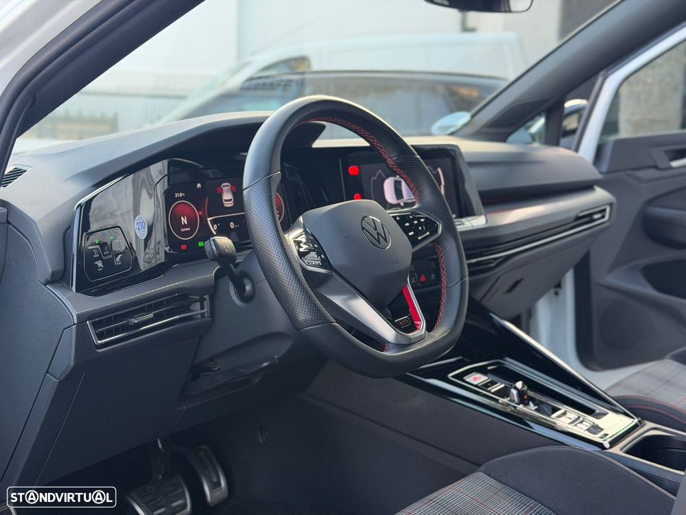 VW Golf 2.0 TSI OPF DSG GTI - 11