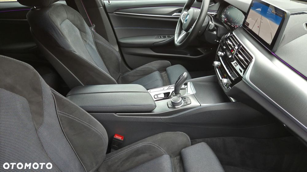 BMW Seria 5 530e xDrive M Sport sport - 17