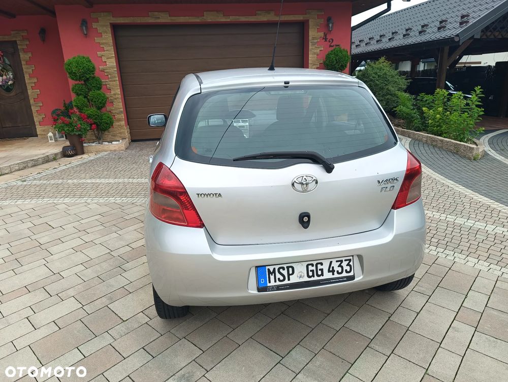 Toyota Yaris 1.0 VVT-i - 16